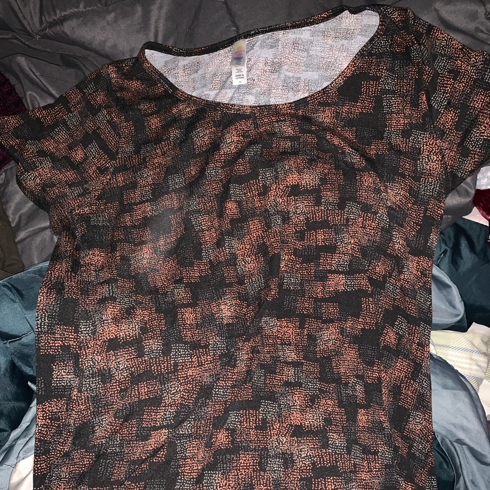Lularoe classic tee